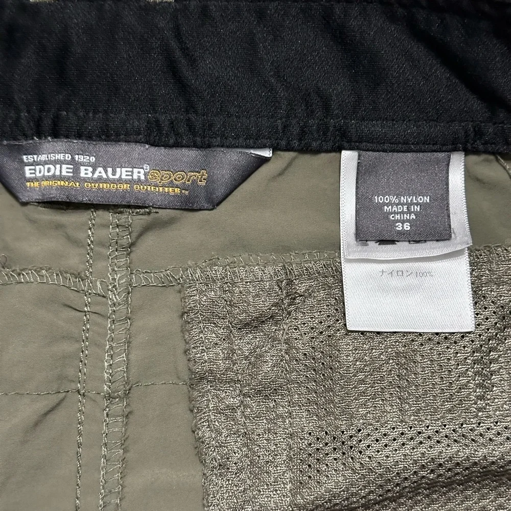 🖤 men’s Eddie Bauer sports shorts excellent condition.